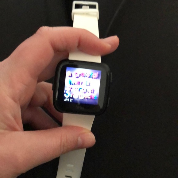 Fitbit Versa - Picture 4 of 6